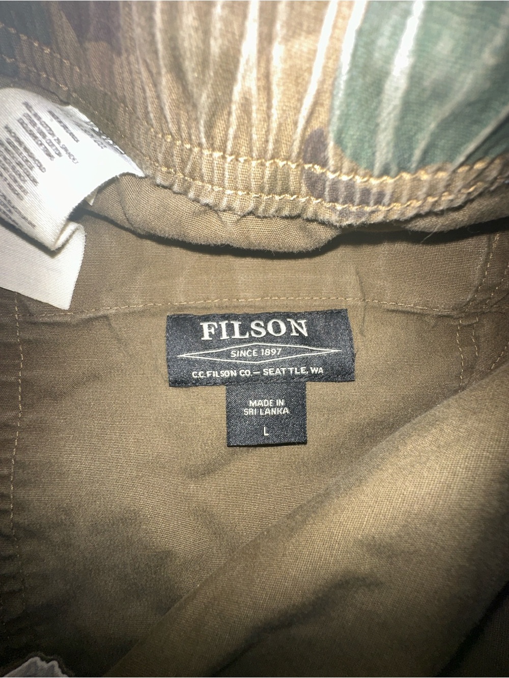 Filson Men's Camo Cargo Shorts - Green/Brown - Picture 4 of 7